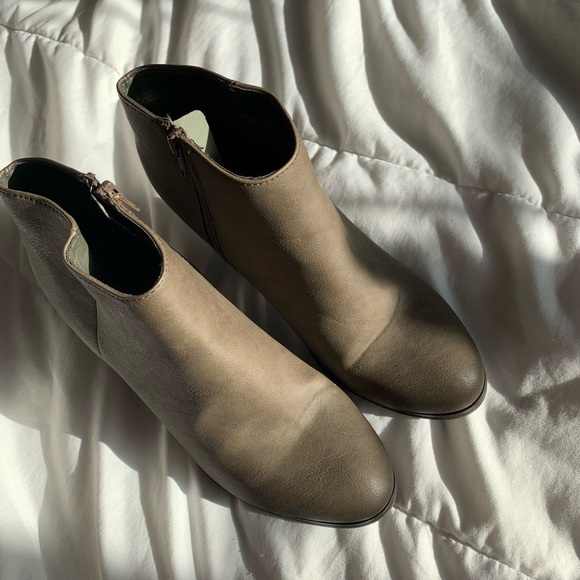 Tillys brown zip up heel boot booties - Picture 2 of 8